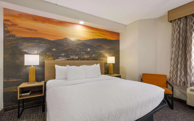 Clarion Pointe Sevierville-Pigeon Forge