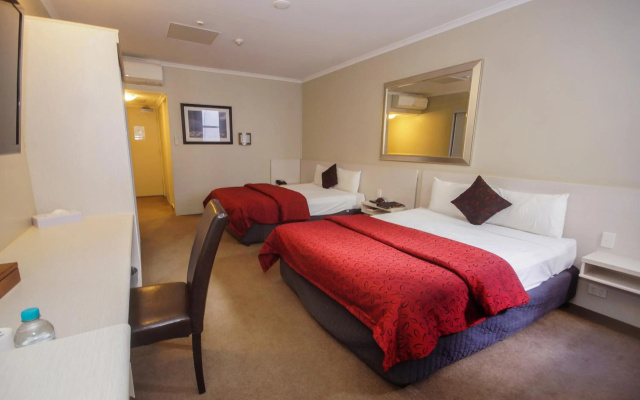 Isa Hotel – Guest Rooms – Mount Isa