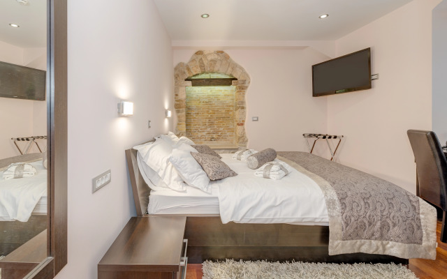 Palace Suites Heritage Hotel – Adults Only