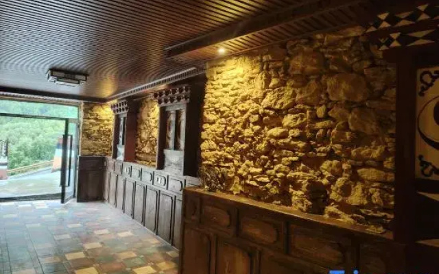 Jiaju Zangzhai Ajiacuo B&B