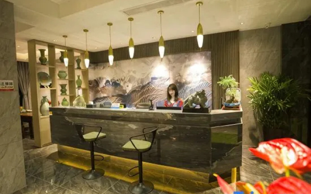Jiuyue Smart Hotel (Yiwu Railway Station Airport)