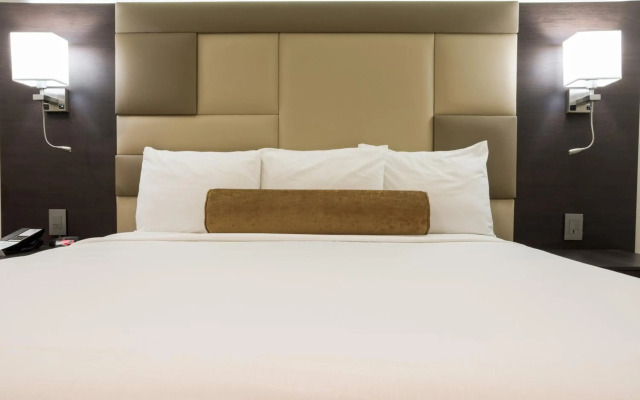 Hotel Xilo Glendale