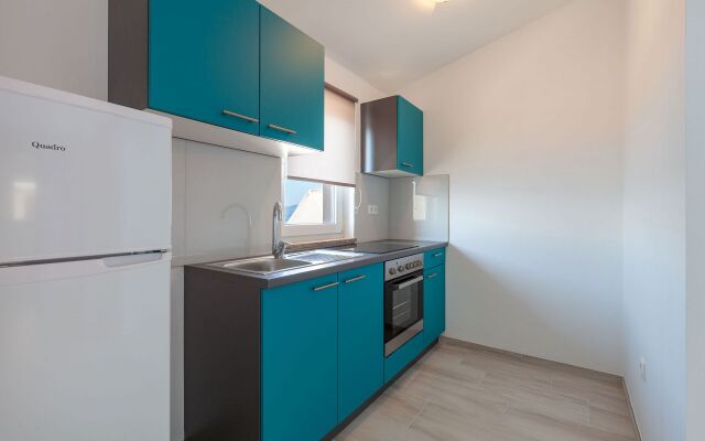 Apartment Ana - free parking: A7 Stanici, Riviera Omis