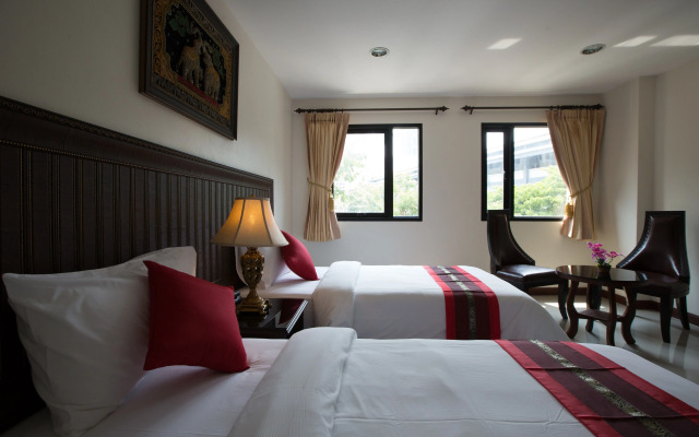 True Siam Rangnam Hotel