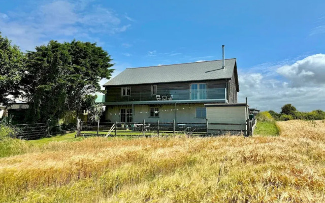 Seawynds Family Home With Far-reaching Sea Views