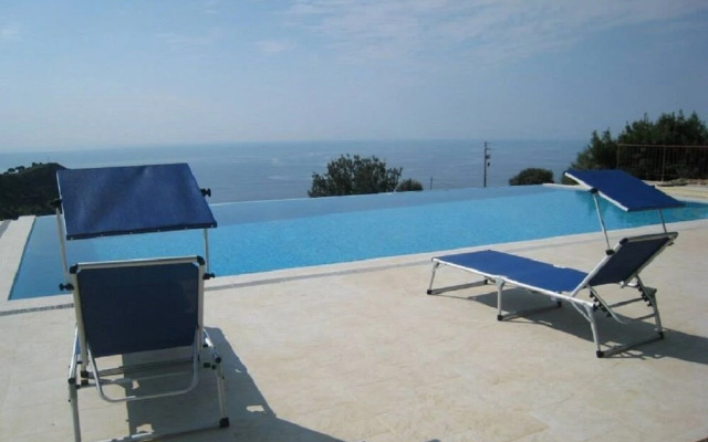 Villa Saint James Pool & View