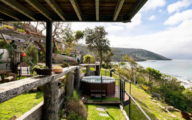 Y Vue - Beachside Apartment with Ocean Views