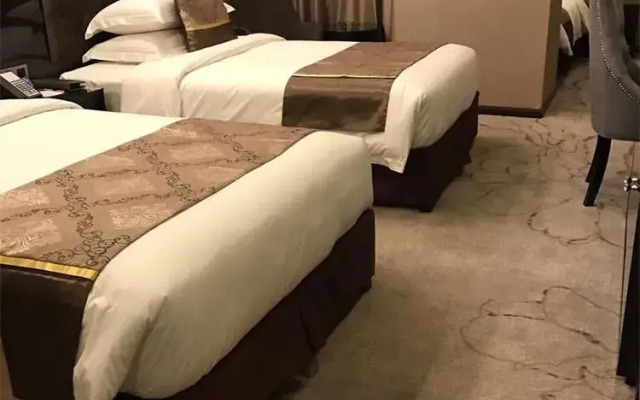 Pullanoman Holiday Inn