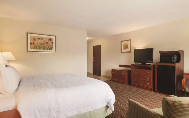 Hampton Inn & Suites Greenfield