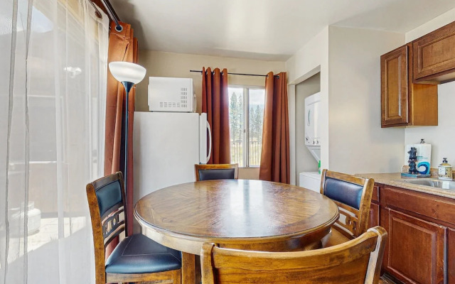 Meadow-front Metcalf Bay Gem #542