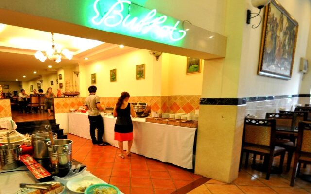 Sunflower Hotel District 10