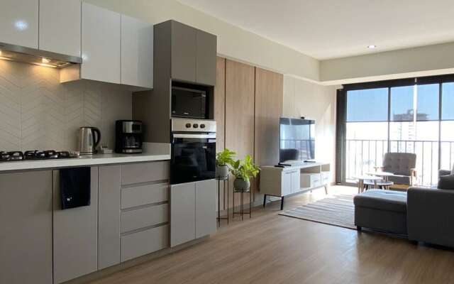 w Artistic 2BR With Balcony in Miraflores