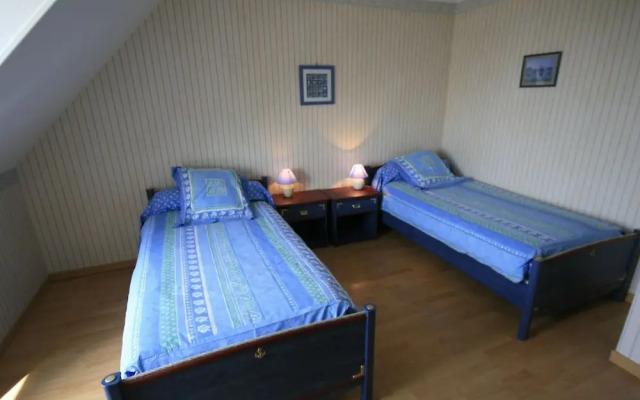 Scenic Villa in Moelan sur mer With Sauna