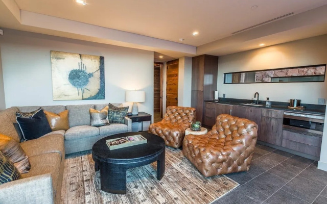 Secluded Padre Canyon Luxury 5 Bedroom Home