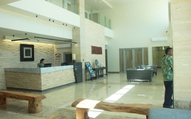 West Plaza Hotel at Lebuu Street