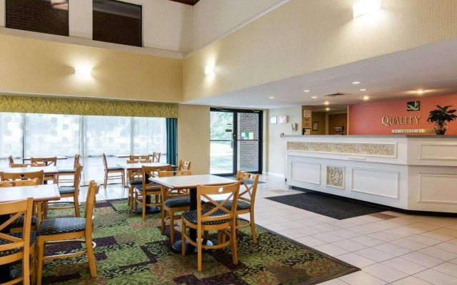 Rodeway Inn At Fort Lee