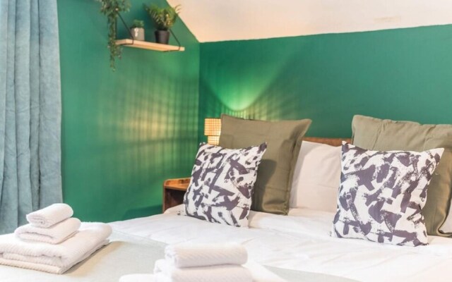 24hr Check-in Pet-friendly Apartment Fast Wifi