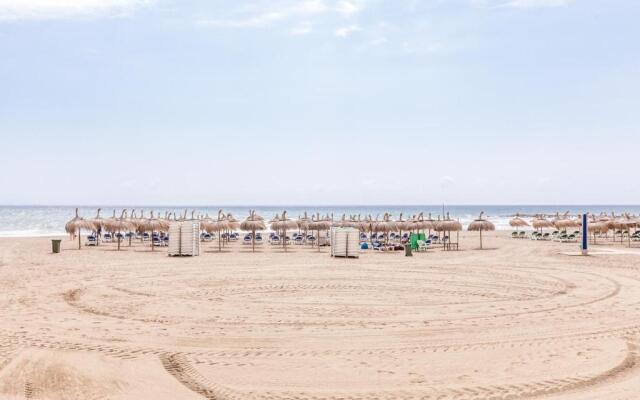 2060-Newly furnished 2 bedrooms apt with golf