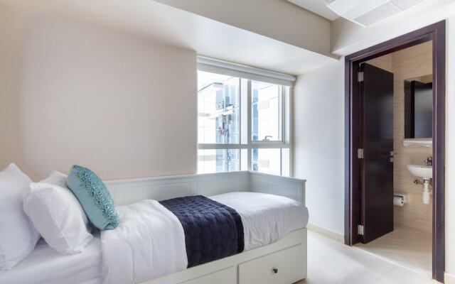 Rich & Vibrant 2BR With Study in Downtown Dubai