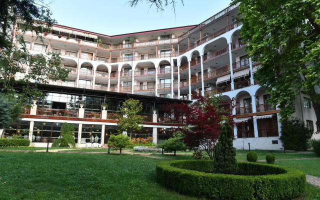 Estreya Residence Hotel and SPA