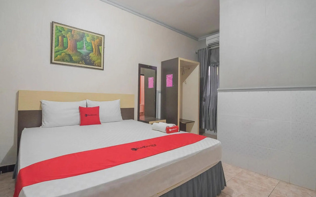 RedDoorz Syariah near Taman Rozeline Penajam