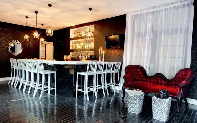 Dorchester Miami Beach Hotel & Suites