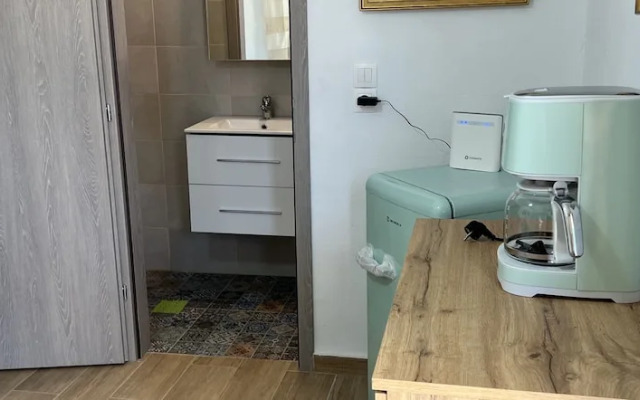 Eco Studio Flat Kalyvia Thorikou, Greece