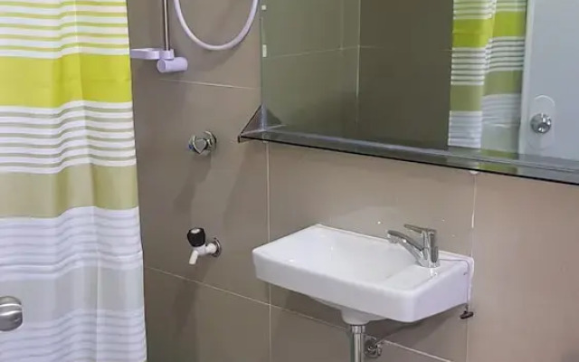 Spacious Private apartment at Laorenza Residences