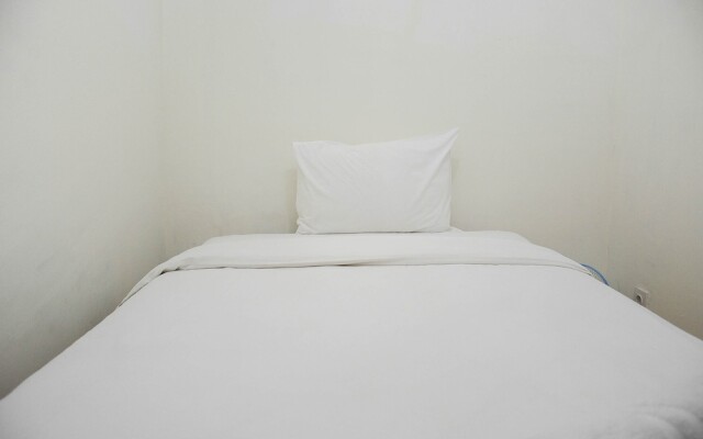 Big And Cozy 4br at L'Avenue Apartment