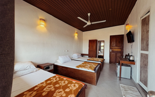 Stonetown Tides Hotel