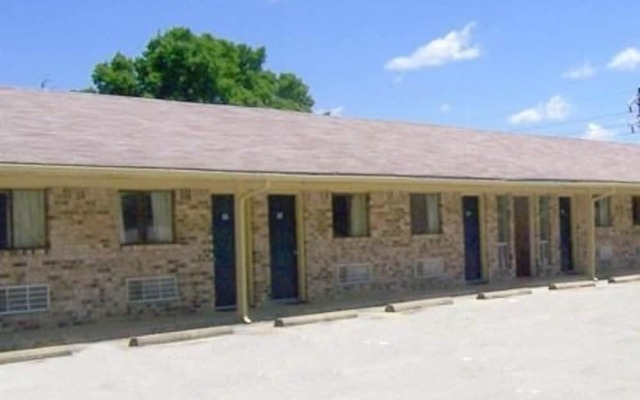 Townsman Motel