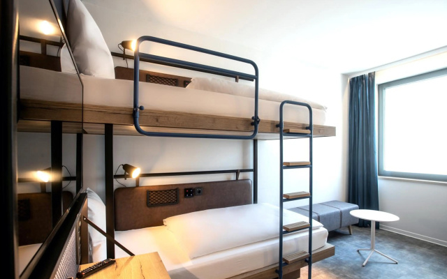 H2 Hotel Budapest - Image 2