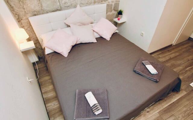 Dalmatian White Shell Apartment