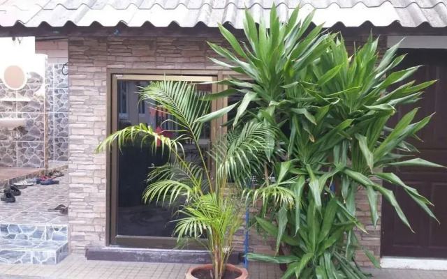 Sairee Center Guesthouse