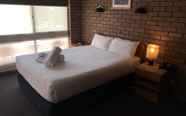 Cessnock Vintage Motor Inn – Guest Rooms – Cessnock