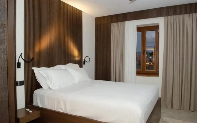Leone Suites