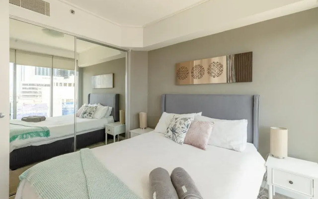 Premium 2BR CBD Apartment With River View Balcony