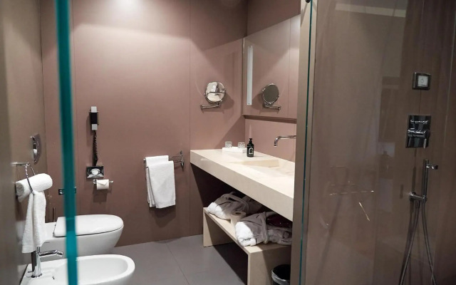 The Glam Boutique Hotel & Apt