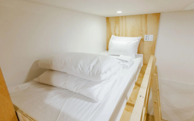 Step Inn Myeongdong 2 - Hostel