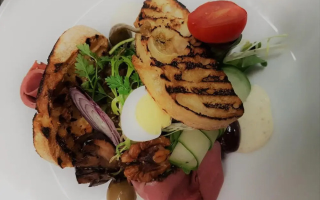 Bar-Bistro-Hotel DOK