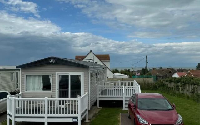 Seaside Charm Carvan in Leys Down on sea