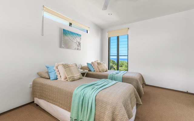 Indulgent beachside luxury, Sunrise Beach