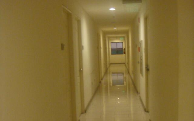 OYO 769 Poblacion Suites Polaris