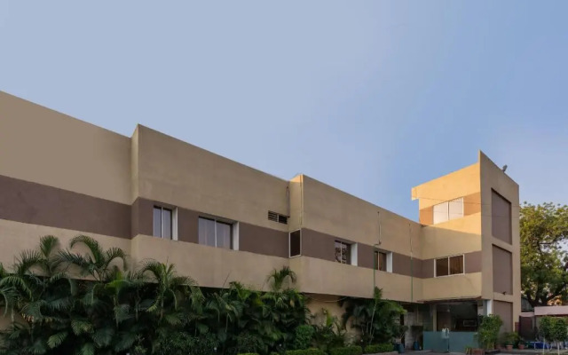 OYO Flagship Hotel Oyster Suites