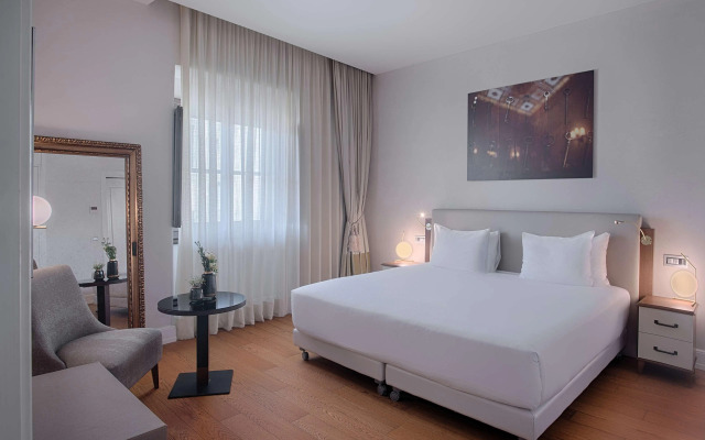 NH Collection Firenze Porta Rossa Hotel