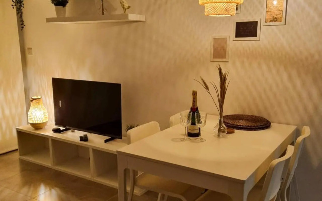 Brand New - Massive Studio - E1 - Self Catering