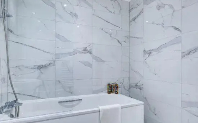 Hybrid Resi - Mitcham Close to Tooting and Wimbledon