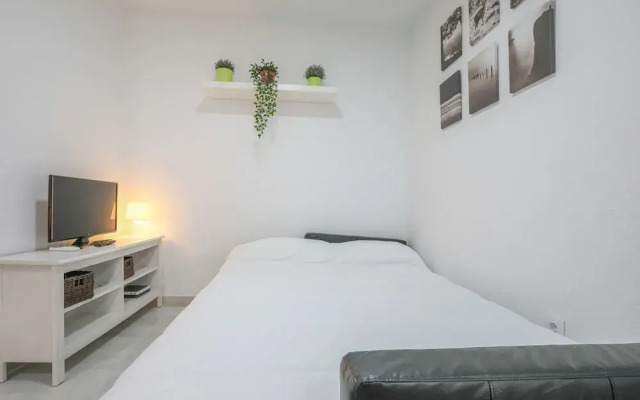 Divina in Sevilla With 1 Bedrooms and 1 Bathrooms