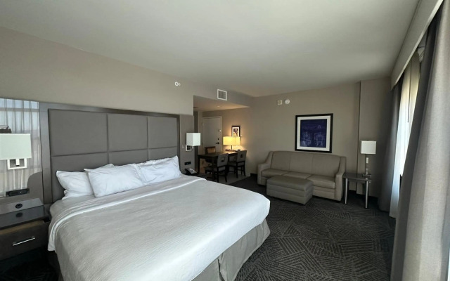 Embassy Suites by Hilton Kansas City Olathe