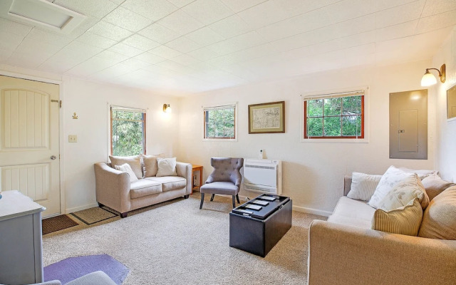 Crabbin Cabin Westport